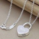 Collier femme avec cadenas en forme de cœur 1