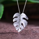 Collier femme avec feuille D542 1