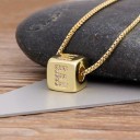 Collier femme avec lettre sur cube 6
