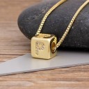 Collier femme avec lettre sur cube 17