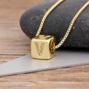Collier femme avec lettre sur cube 23