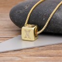 Collier femme avec lettre sur cube 25