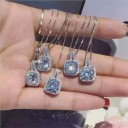 Collier femme avec pendentif D725 2