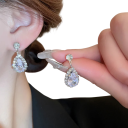 Collier grandiose avec boucles d'oreilles Ensemble de bijoux en pierres précieuses Alliage de cuivre Bijoux de mariage légers et luxueux pour la mariée 3