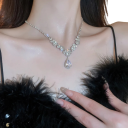 Collier grandiose avec boucles d'oreilles Ensemble de bijoux en pierres précieuses Alliage de cuivre Bijoux de mariage légers et luxueux 2