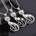 Collier long pour femme avec un chat 2