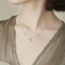 Collier pour femme avec chat et lune 3