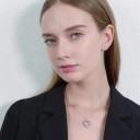 Collier pour femme avec cœur et rose 3