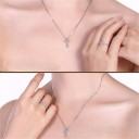 Collier pour femme avec croix M50 1
