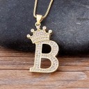 Collier pour femme avec lettre et couronne 5