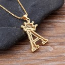 Collier pour femme avec lettre et couronne 2