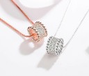 Collier pour femme avec pendentif D681 1