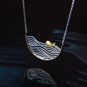 Collier pour femme avec poisson dans l'eau 3