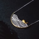 Collier pour femme avec poisson dans l'eau 5