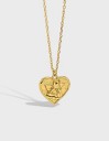 Collier pour femme avec un ange dans un cœur 1