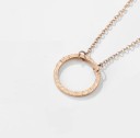 Collier pour femme avec un cercle D233 6