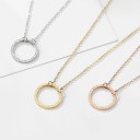Collier pour femme avec un cercle D233 2