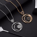 Collier pour femme avec un grand pendentif 1