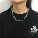 Collier pour femme en fil de fer barbelé 1