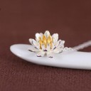 Collier pour femmes avec lotus 1