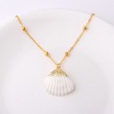 Collier pour femmes avec perles et coquillage 1