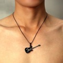 Collier pour homme avec guitare 3