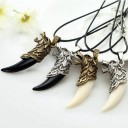 Collier pour homme avec une dent de loup 1