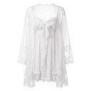 Completo pigiama da donna con camicia da notte a spalline e coperta con maniche lunghe con pizzo sui polsini e sull'orlo e fiocco sul décolleté 1