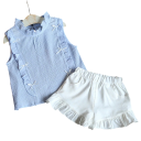 Conjunto de verano para niña Top de color sólido con tirantes anchos y pantalones cortos blancos con fruncidos y lazos Escote redondo 2
