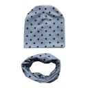 Conjunto infantil de gorro y pañuelo con lunares 2