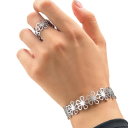 Conjunto retro incomum de pulseira e anel Tamanho ajustável Aço inoxidável Flores ocas Joias femininas que não desbotam presente 4