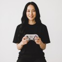 Controler de joc wireless Bluetooth pentru Nintendo Switch 2 și Switch cu două joystick-uri analogice și D-pad în design retro pentru jocuri 2