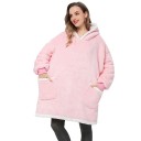 Coperta oversize con maniche P3997 2
