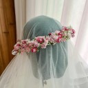Couronne florale de mariage Taille universelle avec voile en tulle Fleurs délicates et pleines Accessoire capillaire romantique et dense 5