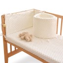 Coussin de lit pour enfant 240 cm Remplissage doux et surface en relief Cordon de fixation au grillage Protection des côtés et du front tout autour 8