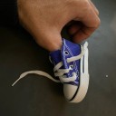 Couvercle décoratif coloré du béquille latérale de moto 7,5 cm Mini chaussure avec lacets Accessoire de protection et décoration amusante 3