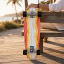 Cruiser skateboard S com decoração laranja-amarela Duração 76,8 cm Trucks prateados Branco com rodas pretas Para andar pela cidade e ciclovias 3