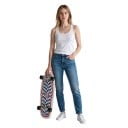 Cruiser skateboard S modrobielym kockovaným vzorom Dĺžka 78,1 cm Protisklzový grip Biely s čiernymi kolesami Na mesto a chodníky 3