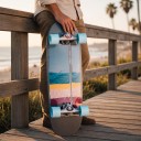Cruiser skateboard S padrão abstrato Duração 78,7 cm Trucks prateados Colorido com rodas azuis Para andar pela cidade e ciclovias 2