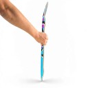 Cruiser skateboard S padrão riscado Comprimento 78,7 cm Grip antiderrapante Azul-rosado com rodas pretas Para a cidade e ciclovias 4
