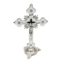 Cruz decorativa sobre pedestal 5