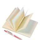 Cuaderno con hojas en blanco sin líneas en un diseño de cuadros rojo y blanco con un tomate en la portada con 78 páginas para dibujar y anotaciones 3