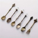 Cucharas de café vintage y tenedor de postre estilo real Cucharas de té elegantes para postres frutas café Cubiertos de mesa elegantes para la cocina 4