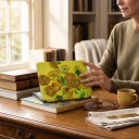 Custodia flip gialla da 6 pollici per Kindle 10ª generazione 2019 con bouquet di girasoli dipinti in un vaso e con cinturino da polso e pellicola 7