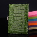Custodia per passaporto con motivo a coccodrillo e scritta Passport in rilievo Pelle PU lucida Bordo cucito Per viaggi e vacanze 14,2 x 11