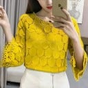 Dame bluse med hulmønster og cirkulært design Udvidede trekvartærmer Rund halsudskæring Prydningskanter Formelt udseende Polyester 3