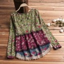 Dame bomuldsbluse med blomsterprint og blonderand Sammansat af striber med forskellige mønstre Lange ærmer Rund hals Løs pasform 5
