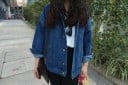 Dame denimjakke med knapper Løs oversized pasform Sænkede skuldre Brystlommer med klap Klassisk krave Denim til hver dag 4