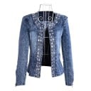 Dame denimjakke prydet med glitrende sten Tætsiddende pasform Rund udskæring uden krave Lynlåse på ærmerne Slidt blå 100% bomuld og polyester 1