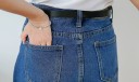 Dame denimshorts med bælte 5